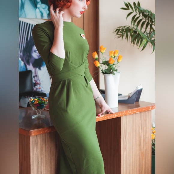 Bettie Page by Tatyana Red Midi Pencil Dress - Picture 6 of 7